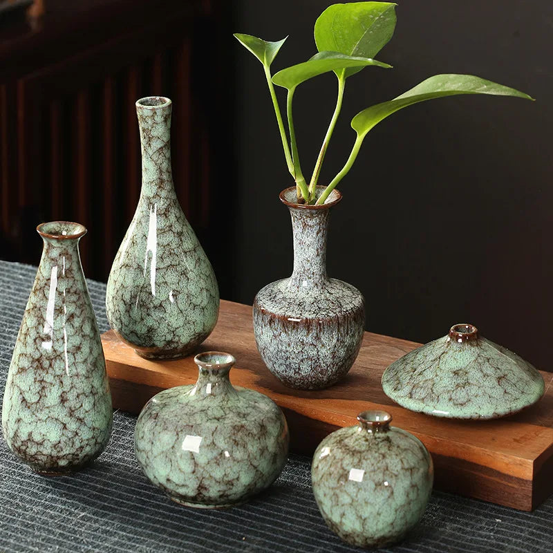 Minimalist Glaze Ceramic Vase For Tabletop Decor And Arrangements